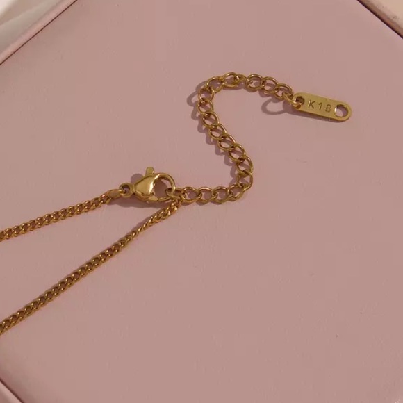 NEW 18K GOLD OVAL PENDANT MOON SUN STAR NECKLACE, NICE NECKLACE, CUTE NECKLACE - Picture 7 of 7